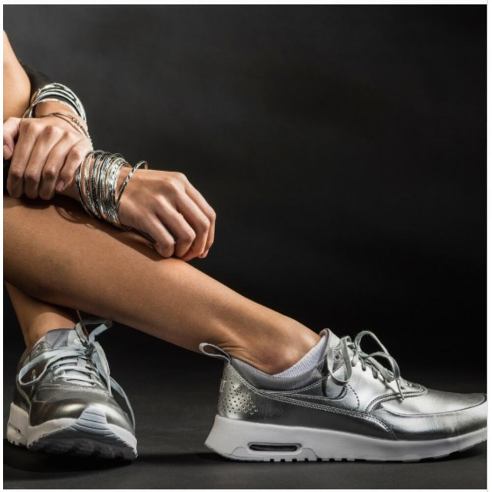 MID 2010's Air Max Thea Metallic Lace Up Sneakers - Women's Size 6